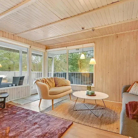 3 Bedroom Cozy In Feriehus *