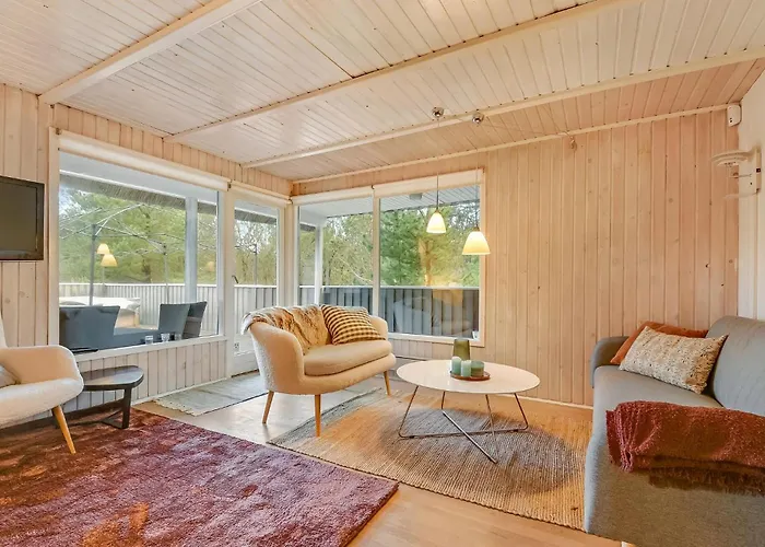 3 Bedroom Cozy In Ferienhaus *