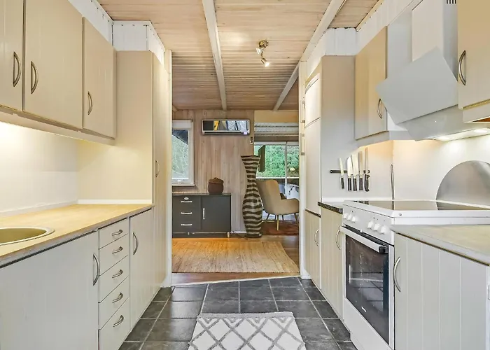 3 Bedroom Cozy In Ferienhaus